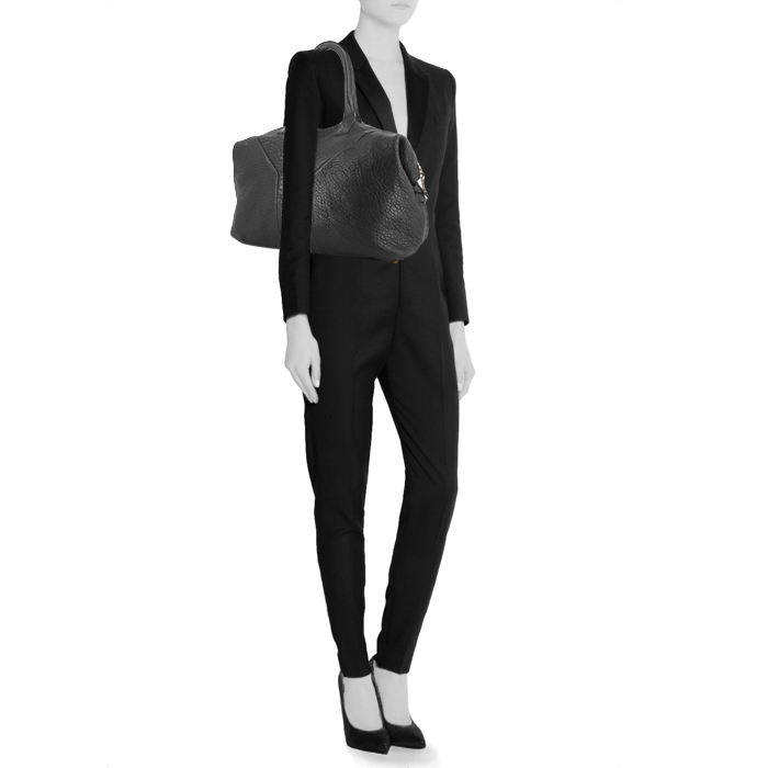 Yves Saint Laurent Easy handbag in black grained leather - Detail D1