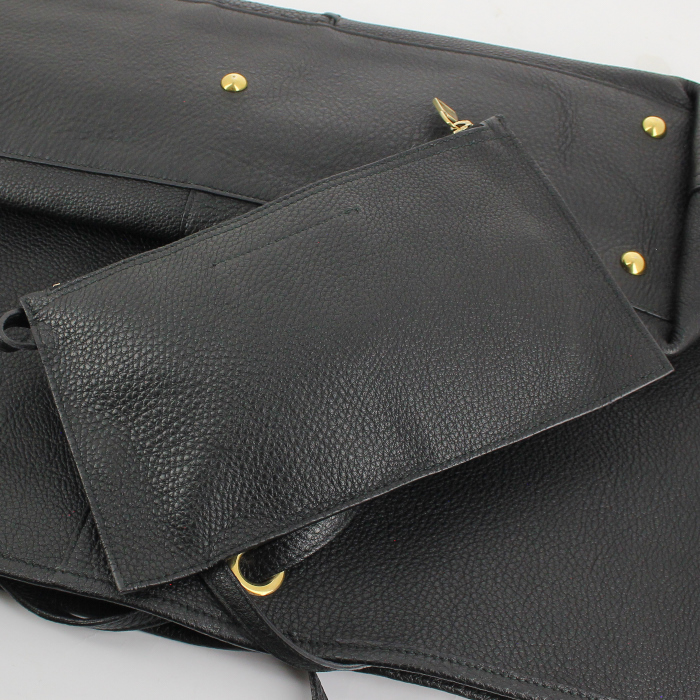 Bolso Cabás Saint Laurent en cuero granulado negro y beige - Detail D3