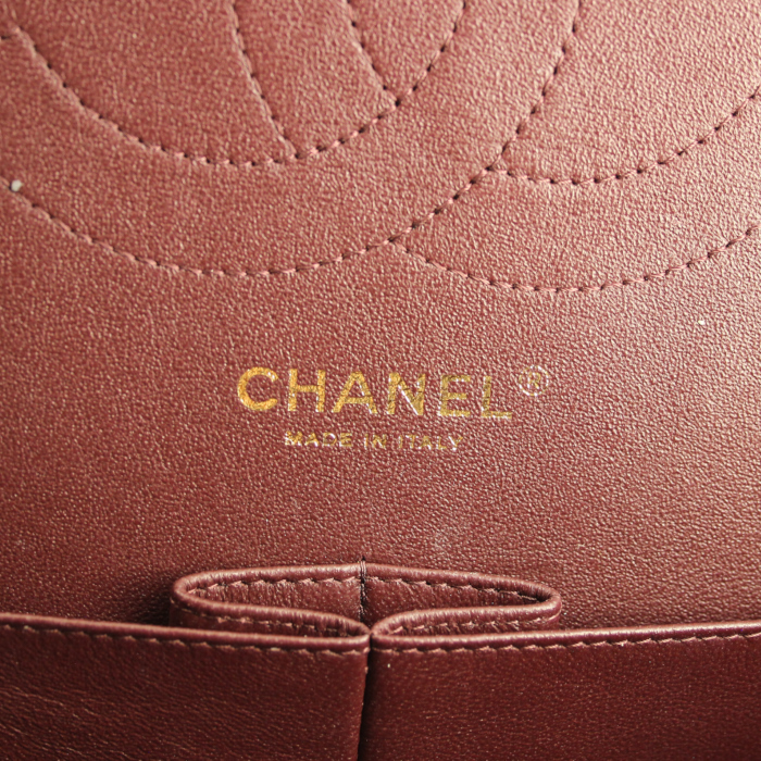 Chanel Timeless jumbo handbag in black quilted grained leather - Detail D4