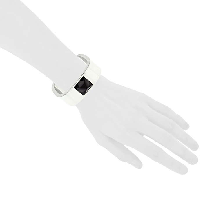 Hermes Circé rigid open medium model bracelet in palladium and Saint Louis crystal - Detail D1