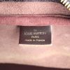 Bolsa de viaje Louis Vuitton Kendall en cuero taiga color burdeos y cuero color burdeos - Detail D4 thumbnail
