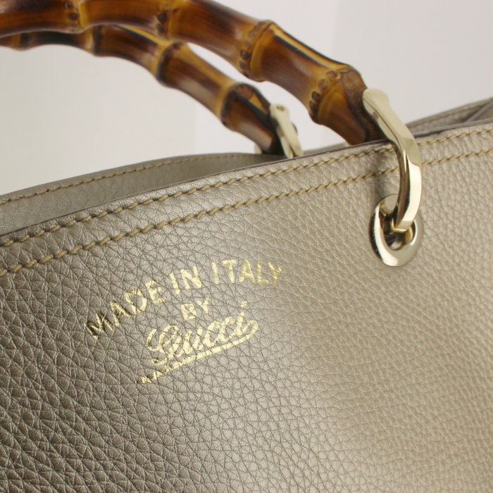 Bolso Cabás Gucci Bamboo en cuero granulado marrón dorado - Detail D4