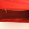 Sac à main Louis Vuitton en cuir épi rouge - Detail D2 thumbnail