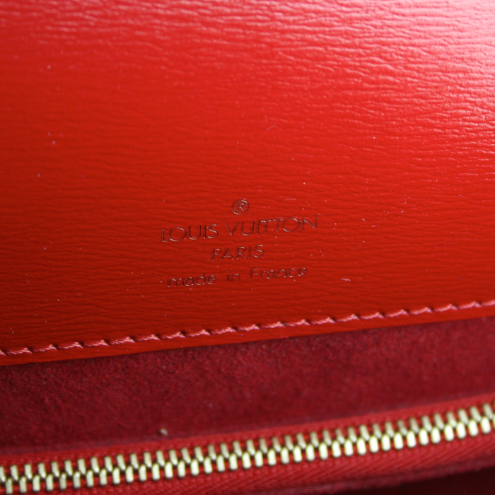 Bolso de mano Louis Vuitton en cuero Epi rojo - Detail D3