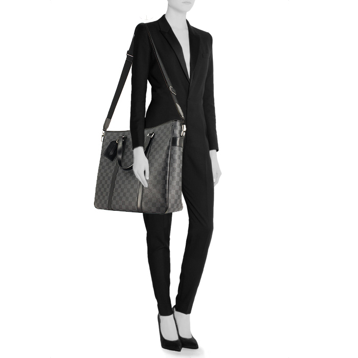 Louis Vuitton messenger bag in grey damier canvas and black leather - Detail D2