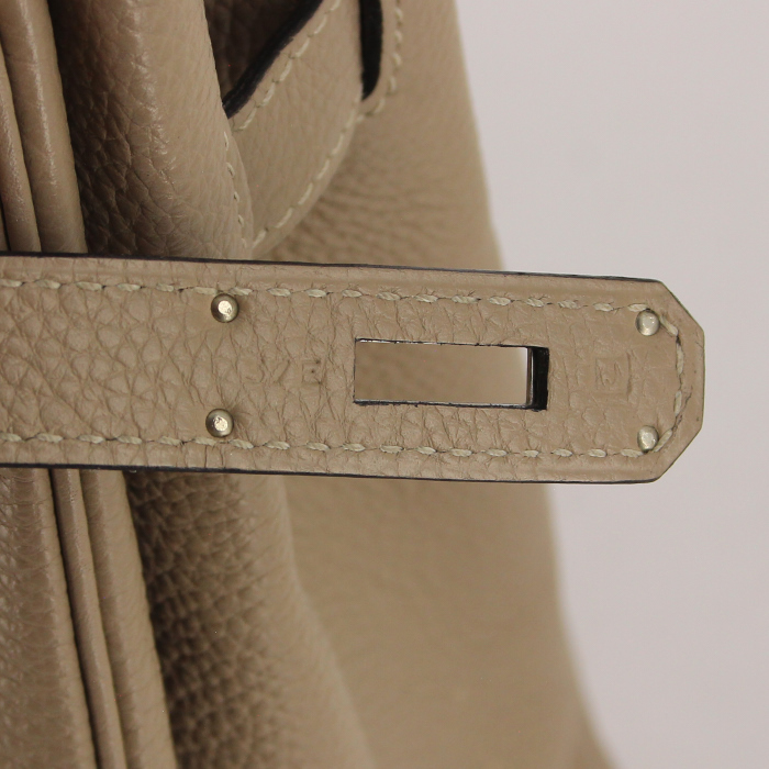 Hermes Birkin handbag in tourterelle grey togo leather - Detail D5