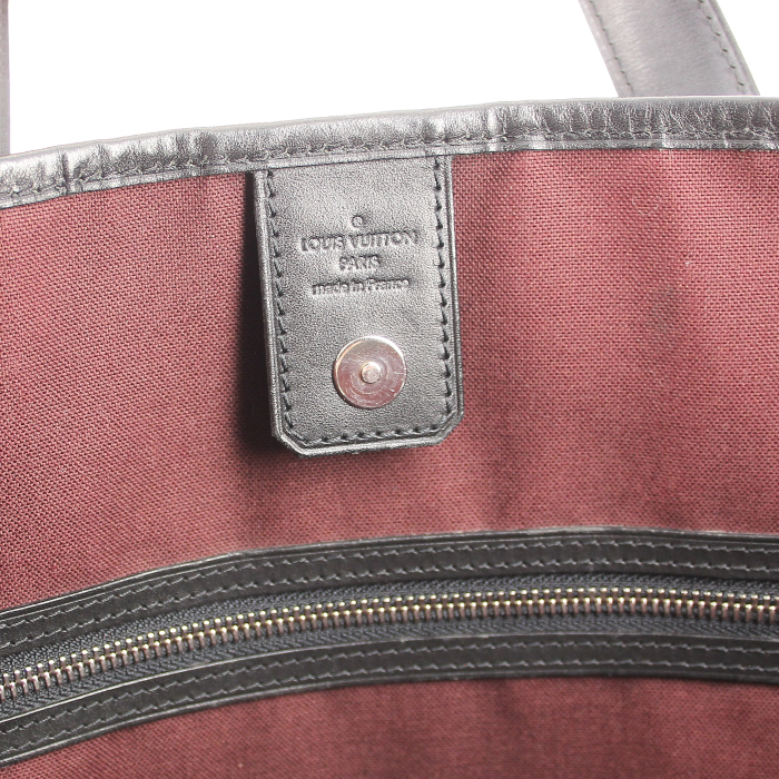 Louis Vuitton Tadao messenger bag in monogram canvas and black leather - Detail D4