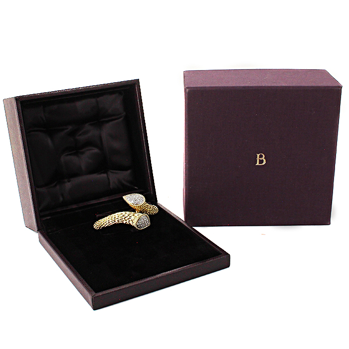 Boucheron Serpent Bohème rigid opening large model bracelet in yellow gold,  white gold and diamonds - Detail D2