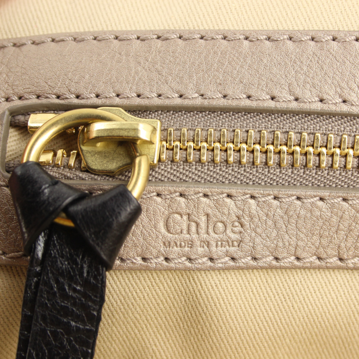 Chloé Bay handbag in gold leather - Detail D3