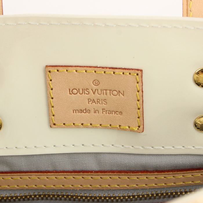 Sac à main Louis Vuitton Reade petit modèle en cuir vernis monogram nacré - Detail D3