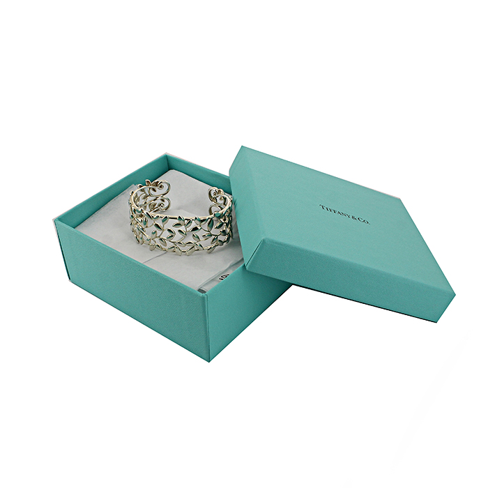 Tiffany
Co Olive Leaf rigid open cuff bracelet in silver - Detail D2