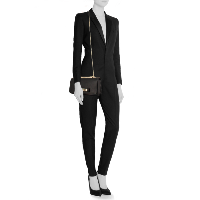 Valentino Garavani handbag in black leather - Detail D2