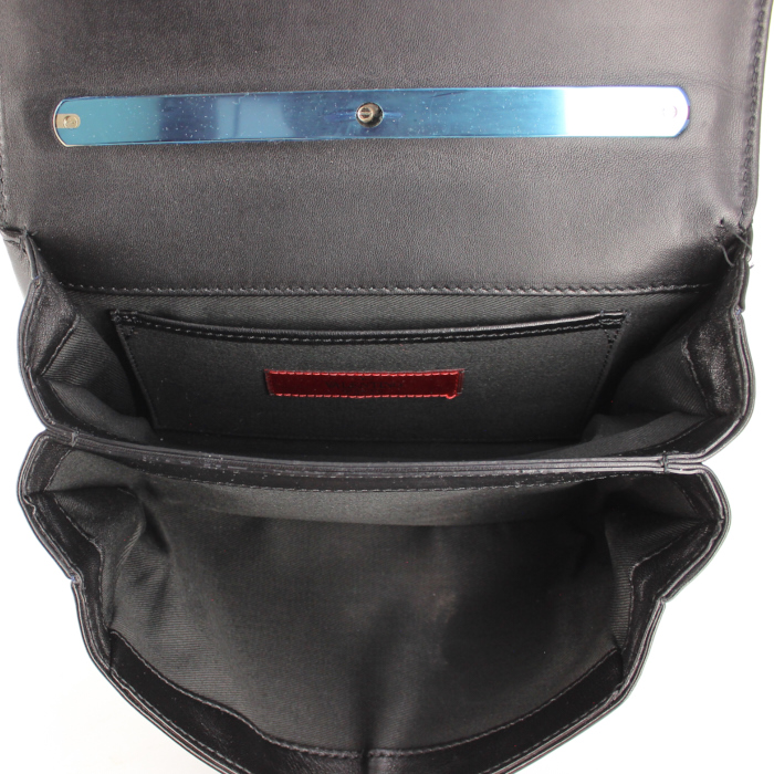 Bolso de mano Valentino Garavani en cuero negro - Detail D3