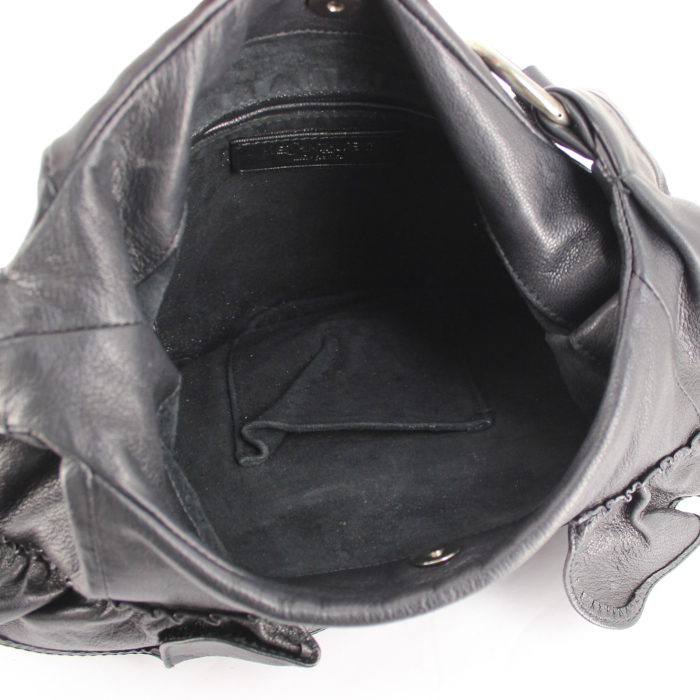 Saint Laurent handbag in black leather - Detail D2