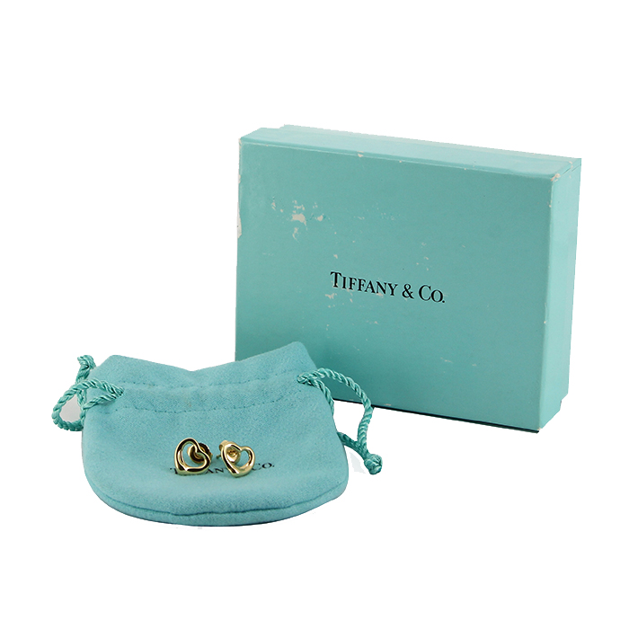Paire de puces d'oreilles Tiffany 
Co Open Heart en or jaune - Detail D2