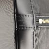 Sac à main Louis Vuitton Alma en cuir épi noir - Detail D3 thumbnail