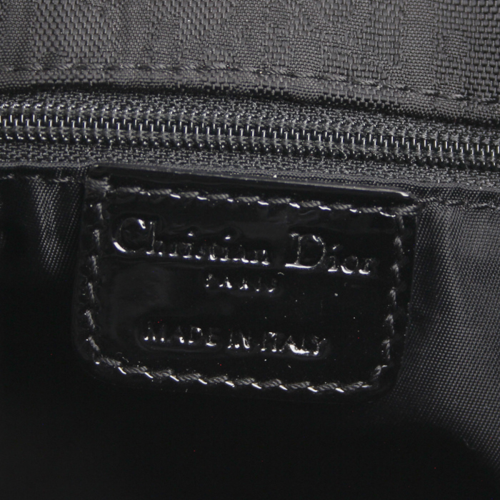 Borsa in pelle verniciata nera simil coccodrillo e tela monogram nera - Detail D3