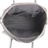 Bolso de mano Givenchy Antigona en cuero granulado negro - Detail D3 thumbnail