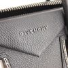 Bolso de mano Givenchy Antigona en cuero granulado negro - Detail D5 thumbnail