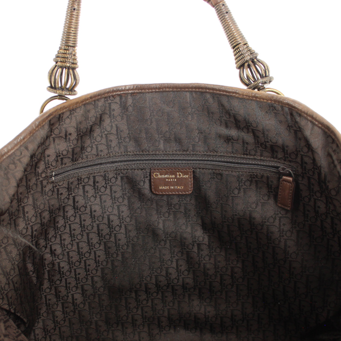 Dior Plissé handbag in brown leather - Detail D3
