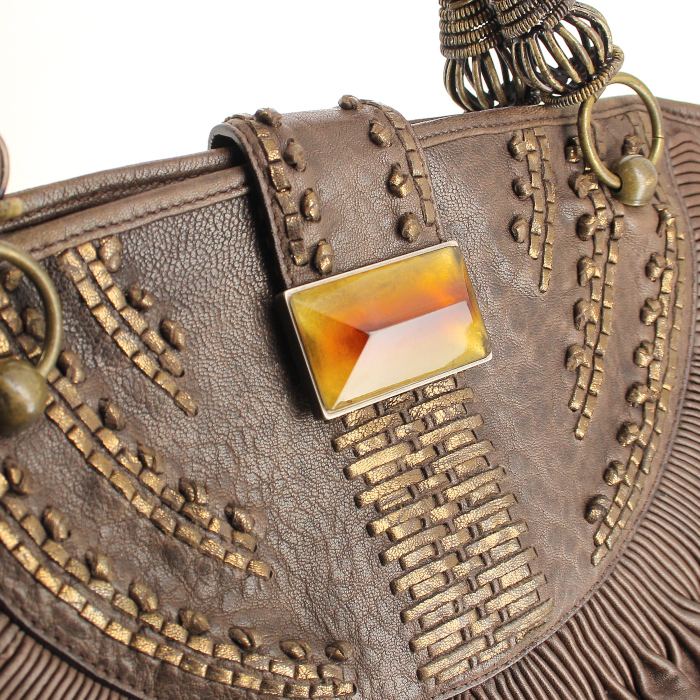 Dior Plissé handbag in brown leather - Detail D4