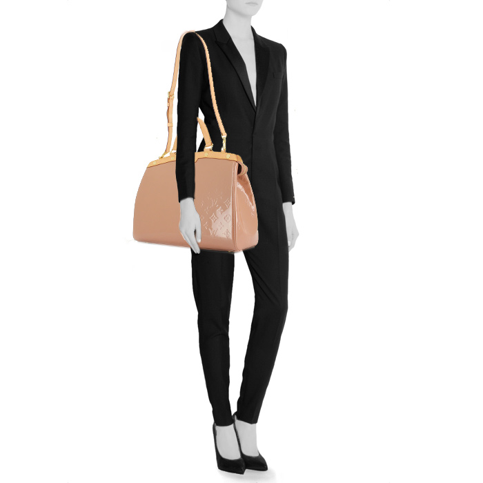 Sac à main Louis Vuitton en cuir vernis monogram rose et cuir naturel - Detail D2