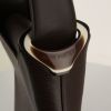 Sac à main Louis Vuitton Verseau en cuir épi marron - Detail D4 thumbnail