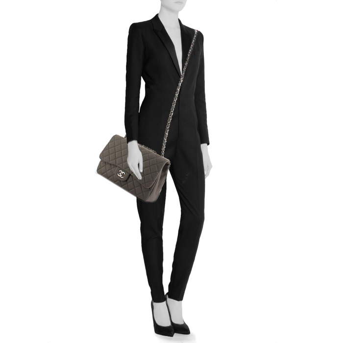 Chanel Timeless jumbo handbag in grey jersey canvas - Detail D3