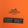 Châle Hermes en twill de soie et cachemire orange et blanc - Detail D4 thumbnail