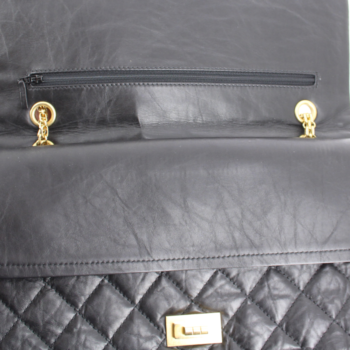 Chanel 2.55 handbag in black quilted leather - Detail D5