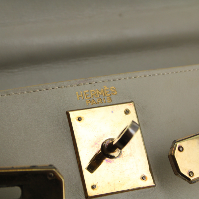 Hermes Kelly 28 cm handbag in white box leather - Detail D3