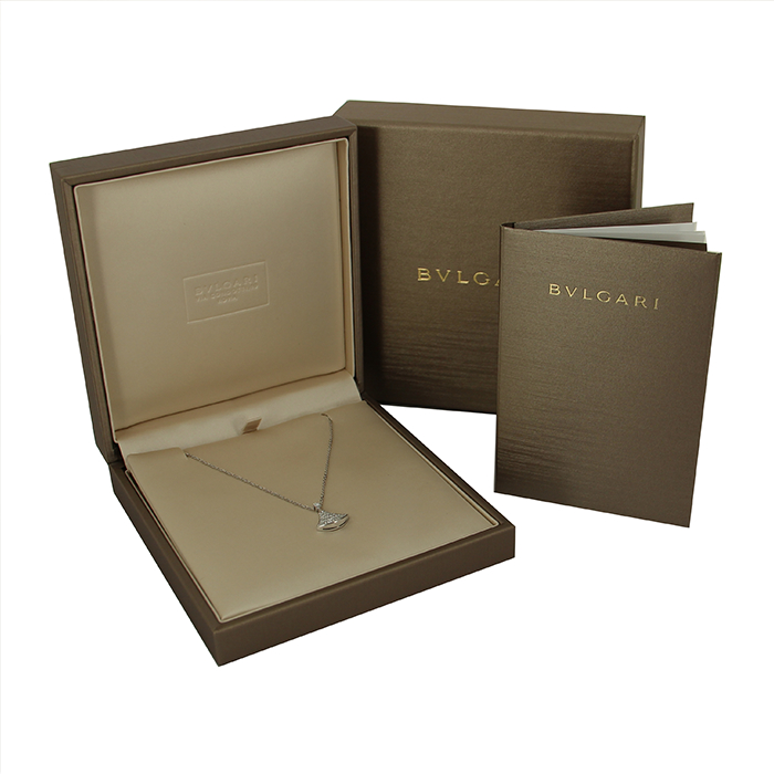 Collier Bulgari Divas' Dream petit modèle en or blanc et diamants - Detail D2