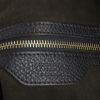 Bolso de mano Louis Vuitton en cuero negro - Detail D3 thumbnail