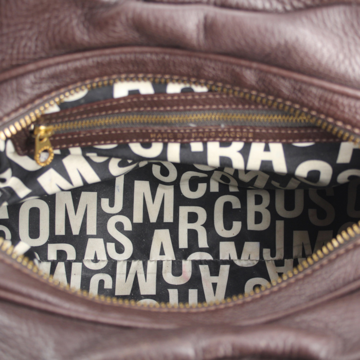 Marc Jacobs handbag in brown leather - Detail D2