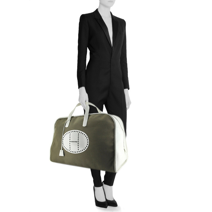 Sac de voyage Hermes en toile vert-kaki et cuir blanc - Detail D1