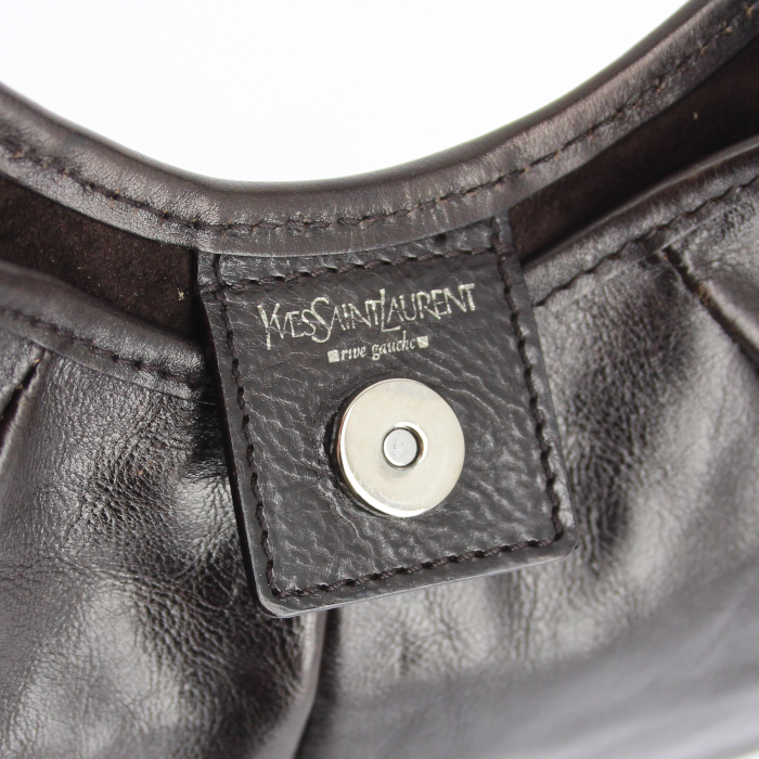 Bolso de mano Yves Saint Laurent Mombasa en cuero marrón - Detail D3