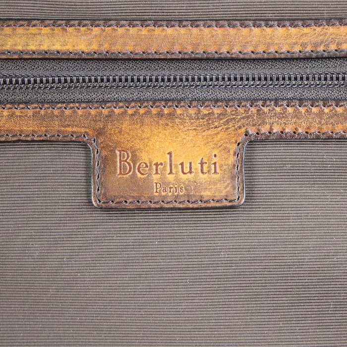 Maleta Berluti en cuero degradado marrón - Detail D3