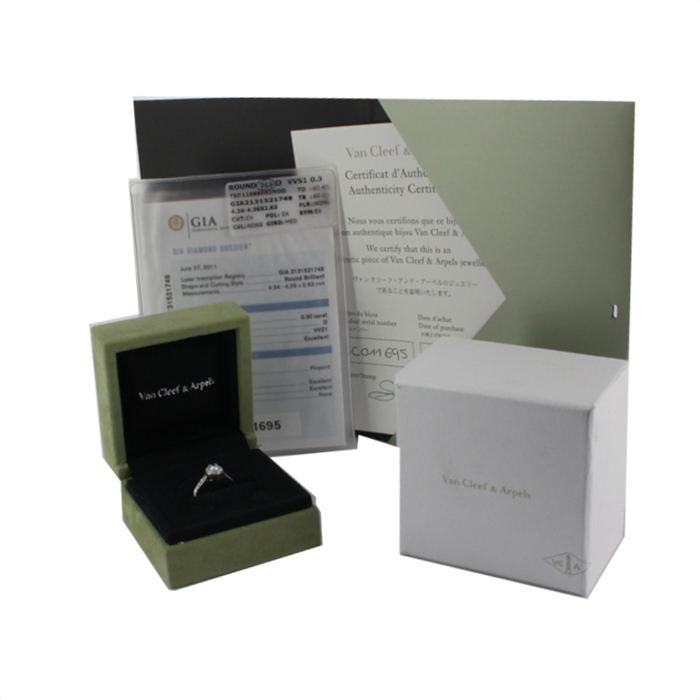 Bague solitaire Van Cleef & Arpels Icone en platine et en diamant - Detail D2