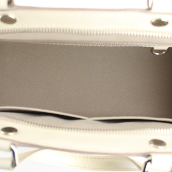Louis Vuitton medium model handbag in off-white epi leather - Detail D2