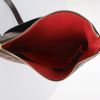 Bolso zurrón Louis Vuitton en lona a cuadros ébano y cuero marrón - Detail D2 thumbnail