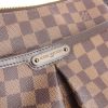 Bolso zurrón Louis Vuitton en lona a cuadros ébano y cuero marrón - Detail D3 thumbnail