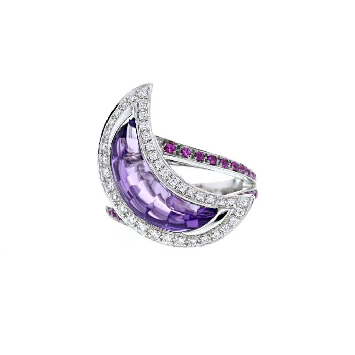 Bague Mauboussin Subtil Songe en or blanc,  diamants et saphirs roses et en améthyste violette