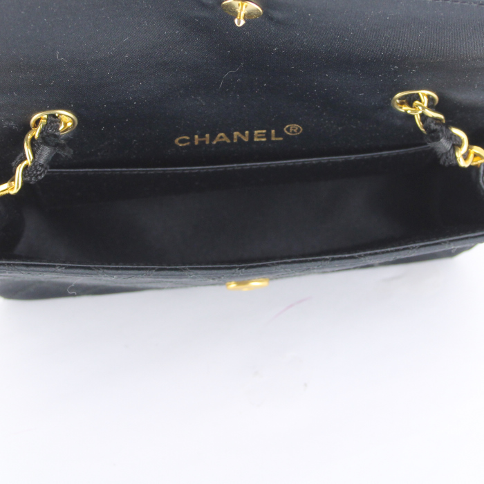 Chanel night bag in black satin - Detail D2