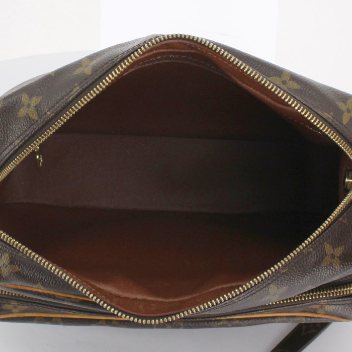 Louis Vuitton Amazone large model messenger bag in monogram canvas and natural leather - Detail D2