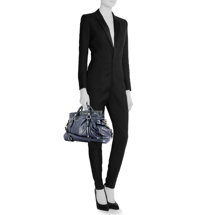 Miu Miu handbag in navy blue leather - Detail D2