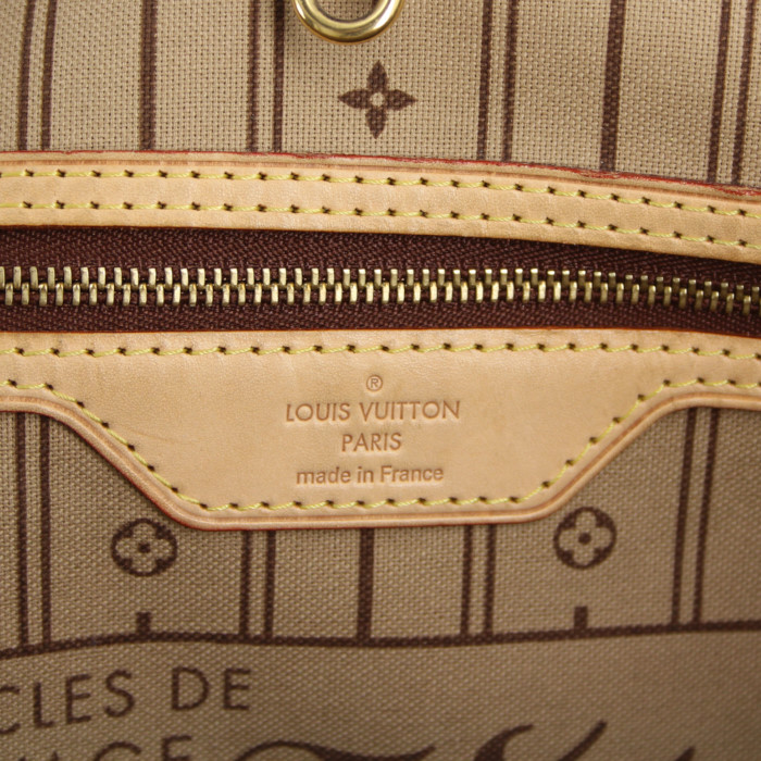 Sac cabas Louis Vuitton Neverfull grand modèle en toile monogram et cuir naturel - Detail D4