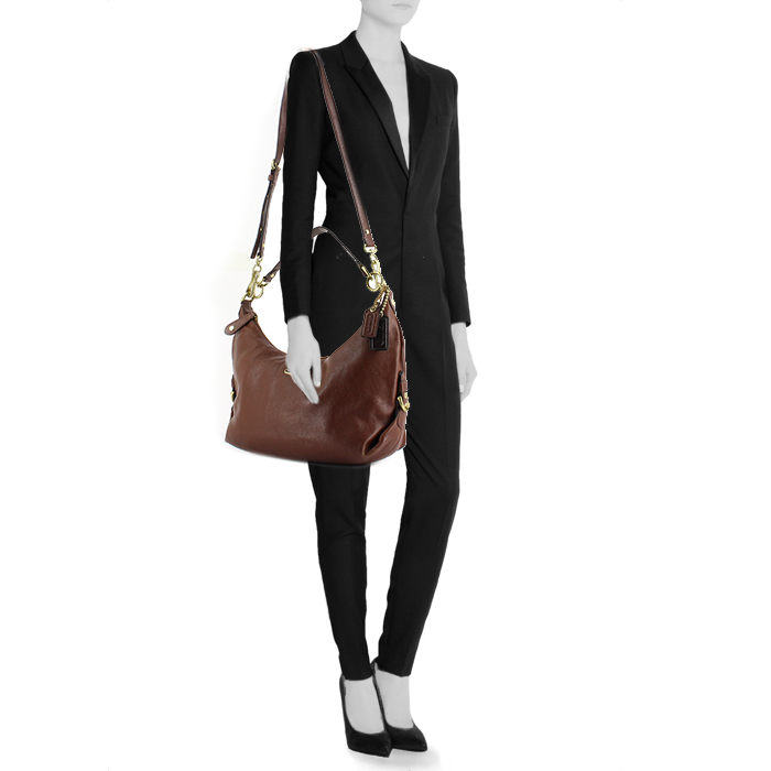 Coach handbag in brown leather - Detail D1