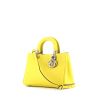 Sac bandoulière Dior Diorissimo petit modèle en cuir grainé jaune - 00pp thumbnail
