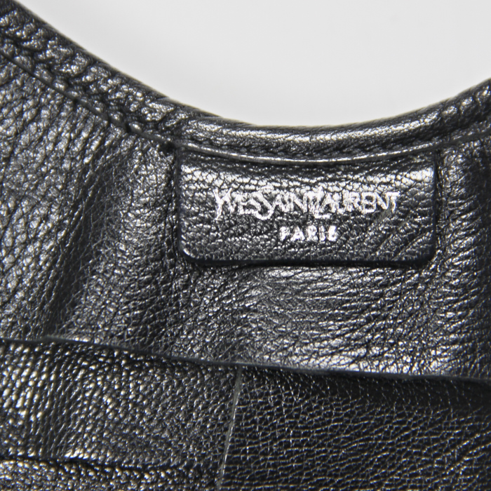 Bolso de mano Yves Saint Laurent Saint-Tropez modelo pequeño en cuero negro - Detail D4