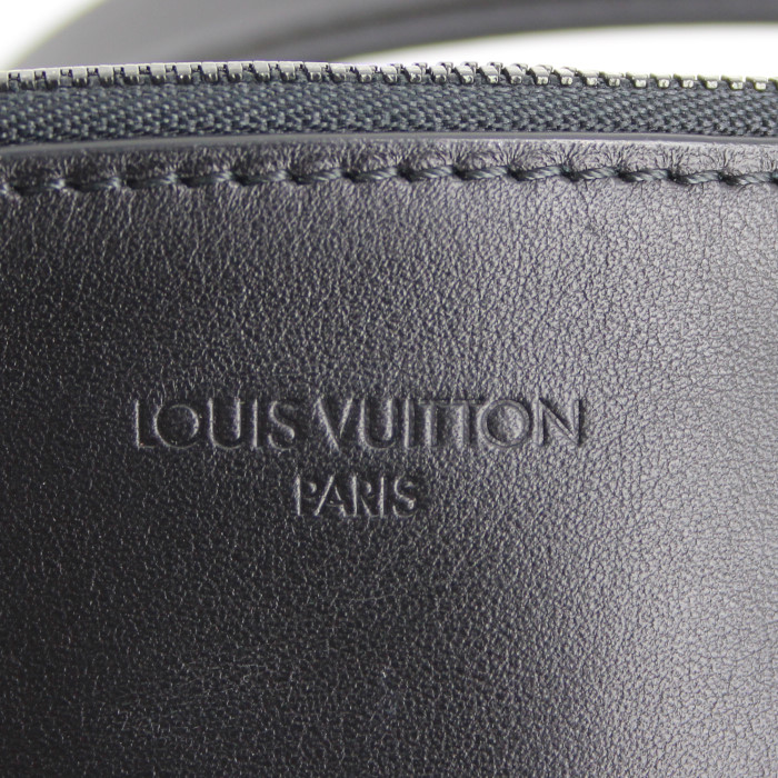 Sac à main Louis Vuitton en cuir noir - Detail D3